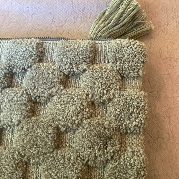 Universal Thread Clutch - Picture 5 of 8